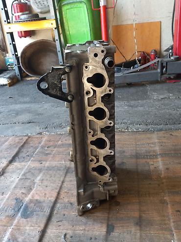 Sbor motorlar və silindr başlıqları: Mercedes-Benz silindr başlığı - Orijinal Mercedes-Benz detallı — 1
