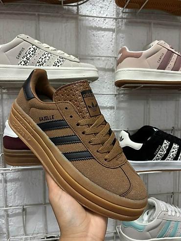 k3 cizme: Adidas patike – modeli Gazelle i Samba
36-41
 4500 din 
K💜 — 6