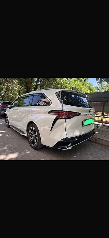granvia: Toyota Granvia: 2024 г., 2 л, Автомат, Гибрид, Минивэн — 6