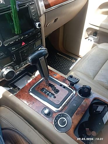 011 sekilleri: Volkswagen Touareg: 3.2 l | 2006 il Universal — 4
