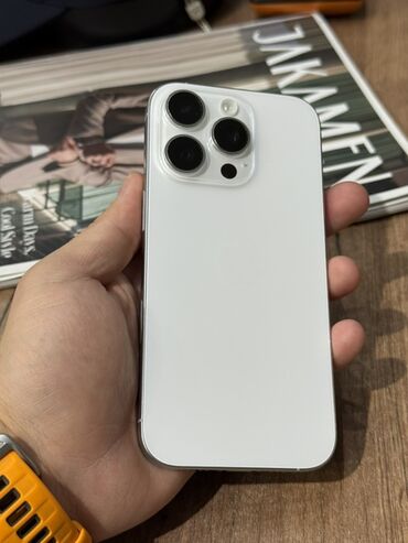 Apple iPhone: IPhone 16 Pro, Б/у, 256 ГБ, Белый, Зарядное устройство, Защитное стекло, Кабель, В рассрочку, 94 %