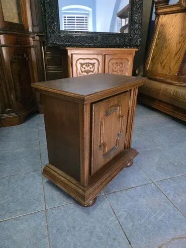 Stilske komode: Komoda u odlicnom stanju. Visina 60 cm Dubina 35 cm Sirina 58 cm na lalafo.rs — 1 Stilske komode: Komoda u odlicnom stanju. Visina 60 cm Dubina 35 cm Sirina 58 cm — 1