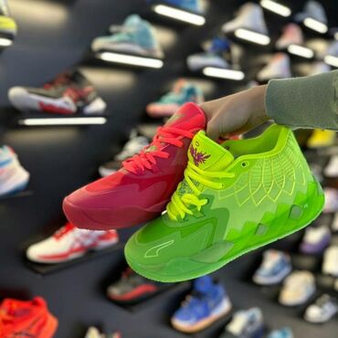 обувь для бега: Asics оригинальные,для Волейбола Баскетбола и для бега! А самое
