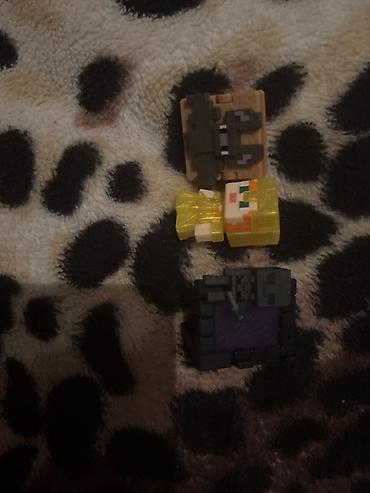 oyuncaq xəncərlər: Minecraft temalı kiçik fiqur/konstruksiya aksesuarları dəsti. Tərkib — 1