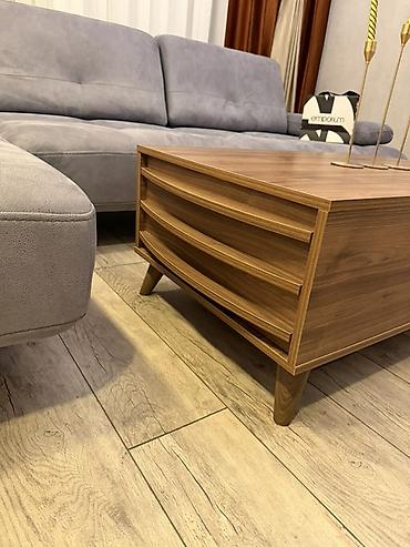 qoz: Mebel: Taxta çay/qəhvə masası - Material: Təbii ağac teksturasını əks — 1