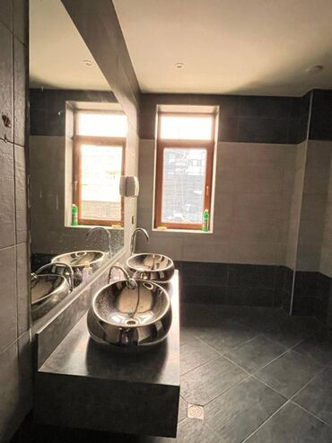 Ofislər: Nərimanov metrosuna yaxın, ümumi sahəsi 90 kv/m olan, 4 otaqlı ofis -da lalafo.az — 20 Ofislər: Nərimanov metrosuna yaxın, ümumi sahəsi 90 kv/m olan, 4 otaqlı ofis — 20