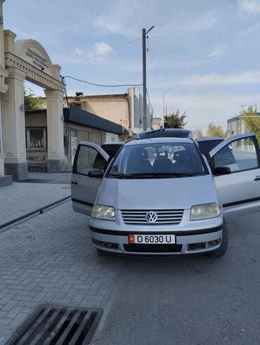 шаран: Volkswagen Sharan: 2001 г., 2 л, Механика, Бензин, Минивэн