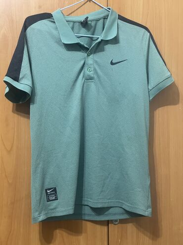 футболка uniqlo: Футболка, M (EU 38), Nike, Новый, цвет - Зеленый, Самовывоз