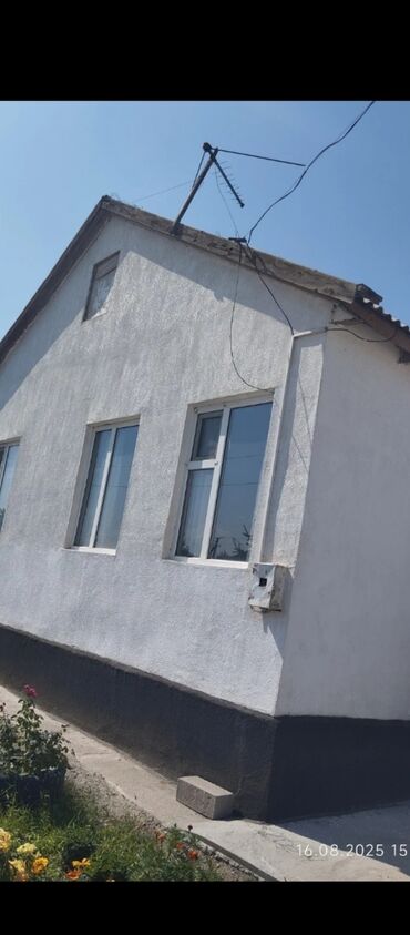 дом в селе сокулук: 65 м², 3 комнаты, Забор, огорожен