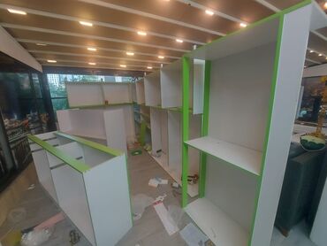 вешалки напольные для одежды оригинальные: Mağaza üçün vitrin və rəf modulları - Material: Laminat/MDF tipli ağ at lalafo.az вешалки напольные для одежды оригинальные: Mağaza üçün vitrin və rəf modulları - Material: Laminat/MDF tipli ağ