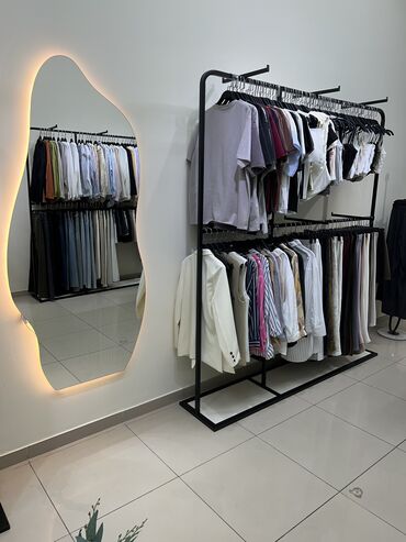 Кронштейны, стойки: Кронштейн Для телефонов и их аксессуаров, Материал: Стекло, С ящиками, Новый — 17