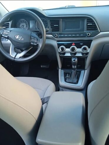 машина ошто: Hyundai Elantra: 2019 г., 2 л, Автомат, Бензин, Седан