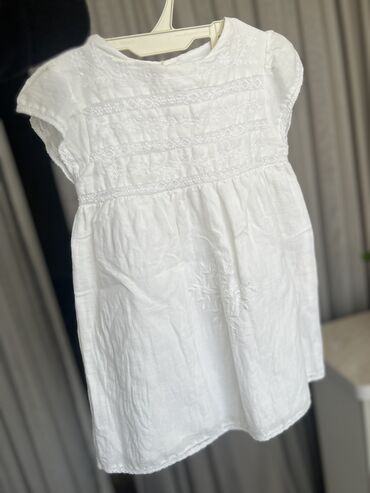 джинсовое платье с пуговицами впереди: Детское платье, цвет - Белый, Б/у