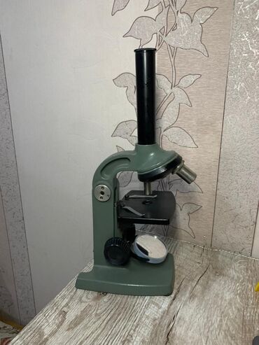 Продаю микроскоп советский УМ-301 Учебный микроскоп УМ-301 (СССР)