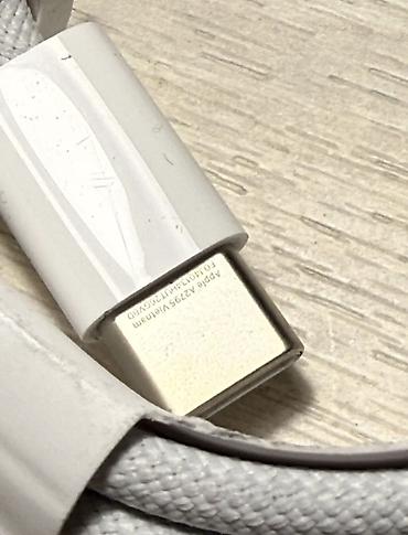 Зарядные устройства: Продаю оригинальные аксессуары apple. Новые не использованные из — 16