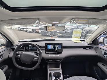 Roewe: Roewe i6: 2026 г., Автомат, Электромобиль, Седан — 8