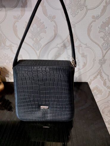 черные женские сумки: Продаю сумку каркасный тоут, б/у в отличном состоянии