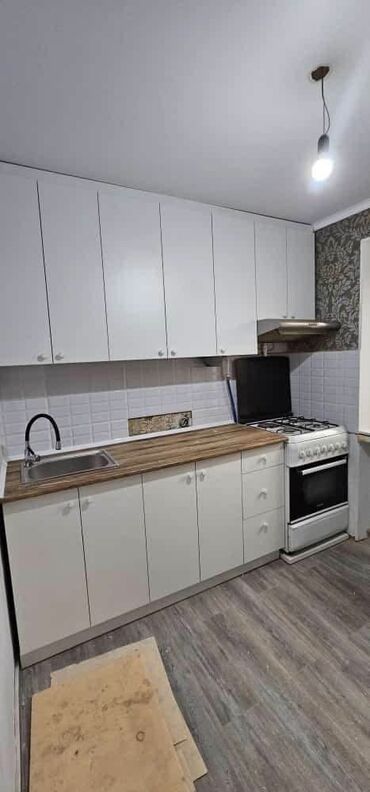 ош продается квартира: 3 комнаты, 57 м², Индивидуалка, 2 этаж, Евроремонт