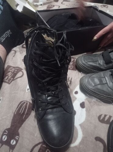 черные мужские ботинки: Берки + цигейга оригинал очень мягкие удобно на ноге и ногам