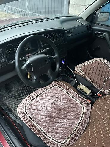 Volkswagen: Volkswagen Vento: 1992 г., 1.8 л, Бензин, Седан — 5