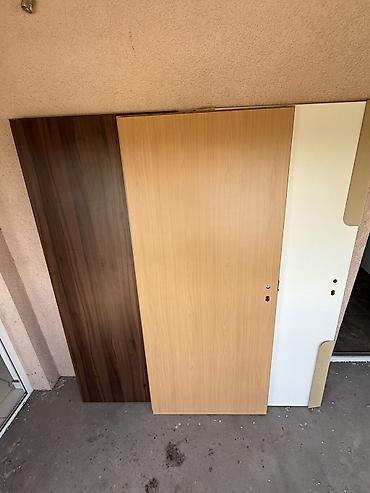 kuhinjski ormari: Na prodaju 70ak sobnih vrata bez stoka, cena 1000€ sve zajedno — 1