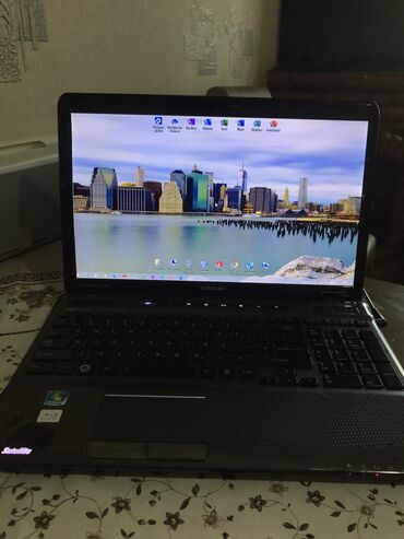 toshiba en ucuz laptop: Intel Core i3, 4 ГБ ОЗУ, 15.6 "