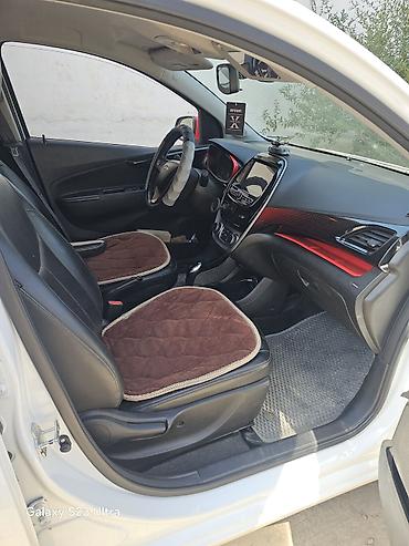 Chevrolet Spark: 2016 г., Вариатор, Бензин, Хэтчбэк — 6