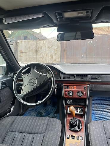 Mercedes-Benz: Mercedes-Benz W124: 1992 г., 2.3 л, Механика, Бензин, Седан — 8