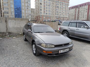 Toyota: Toyota Camry: 1993 г., 2.2 л, Механика, Газ, Универсал