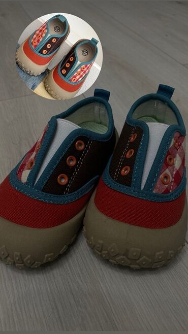 палатки домики для детей: НОВЫЕ Детские кеды, размер 27 - Закрытый мыс защищает пальцы, мягкая