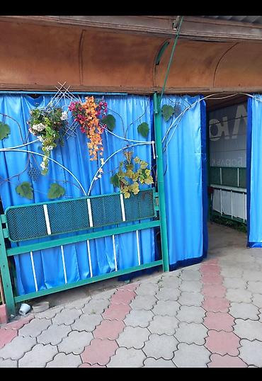 Продажа коттеджей и домов: Продам дом. Три двора,хозяйственный,главный,механический. Имеется — 14