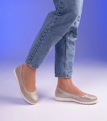 обувь для девочек: Продаю кожаные балетки немецкой фирмы Caprice, состояние отличное