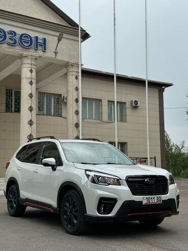 кенгурятник на вольво fh13: Внедорожник Subaru Forester белого цвета с черными элементами отделки