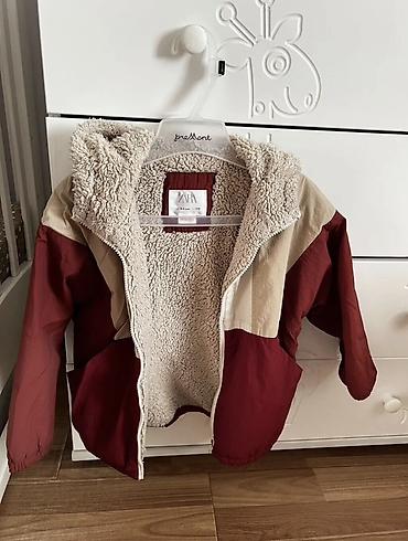 Демисезонная куртка ZARA на подкладке На 4-5 лет/110 см Мягкая