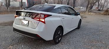 Toyota: Toyota Prius: 2019 г., 1.8 л, Типтроник — 2