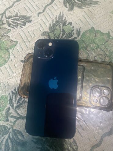 Apple iPhone: IPhone 13, Б/у, 128 ГБ, Синий, Зарядное устройство, Защитное стекло, Чехол, 72 % — 7
