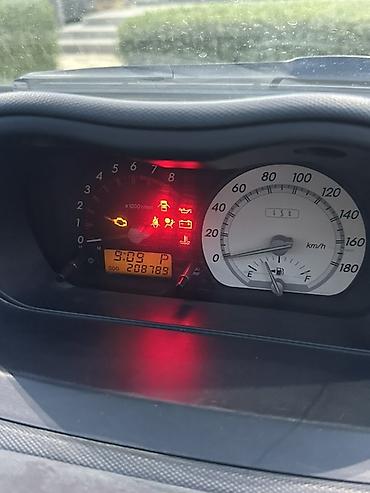mark ll 90: Toyota Ist: 2003 г., 1.3 л, Автомат, Бензин, Хэтчбэк — 4