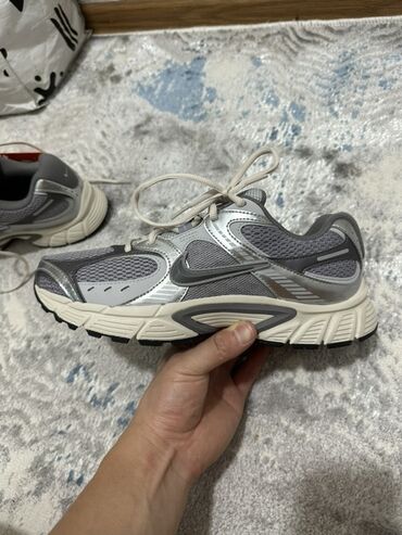 Кроссовки и спортивная обувь: Мужские кроссовки, 41, Nike, Новый, цвет - Серый, Платная доставка, Самовывоз — 8