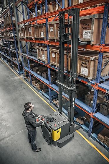 Погрузчики: Погрузчик, LiuGong, 2024 г., Колесный, Вилочный — 17