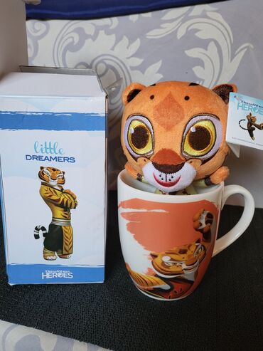 Čaše: Solja nova Heroes porcelanska univerzalna 2017g. Solja sa igrackom na lalafo.rs — 3 Čaše: Solja nova Heroes porcelanska univerzalna 2017g. Solja sa igrackom — 3