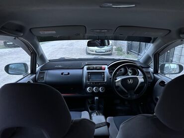 Honda: Honda Fit: 2004 г., 1.3 л, Бензин