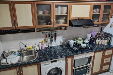 is elanlari sumqayitda: Metbex mebeli Uzunluq 3.60m Hundurluk 2.20m Eni 60sm Satilir 250azn