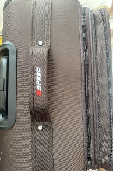 Чемоданы: 1 чемодан 45/80-2500 сом состояние отличное 2 чемодан-рюкзак 35/70 — 9