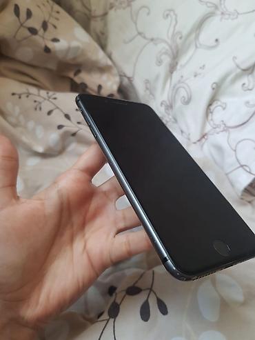Apple iPhone: IPhone 8 Plus, Qara, Barmaq izi — 5