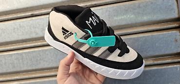 Patike: Nove turske patike od 36 do 41 za 4900 din
pb — 3