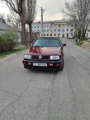 продаю авто: Volkswagen Vento: 1992 г., 1.8 л, Механика, Бензин, Седан
