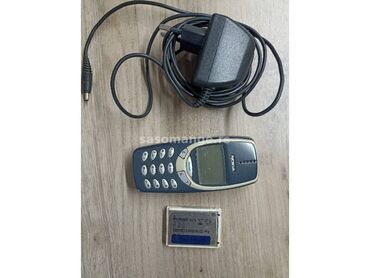 Elektronika: Mobilni telefon Nokia 3310,sa punjačem,potrebna nova baterija,u