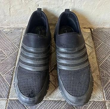 krosovka ayaqqabı: Qara rəngli kişilər üçün slip-on idman ayaqqabısı - Rəng: qara - Üst — 1