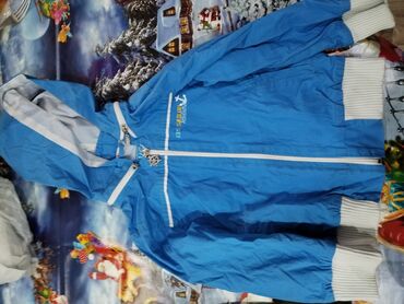 bele patike i odelo: Windbreaker jacket, 98