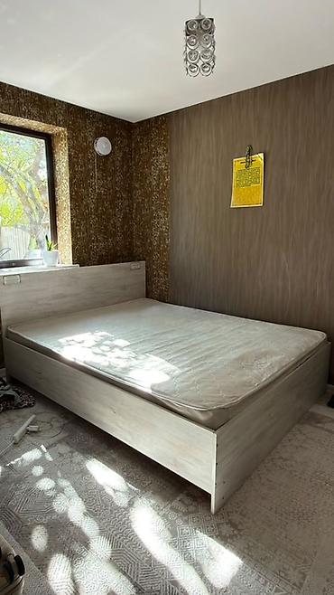 продажа кроватей: Двуспальная кровать с матрасом - Размер спального места — 1